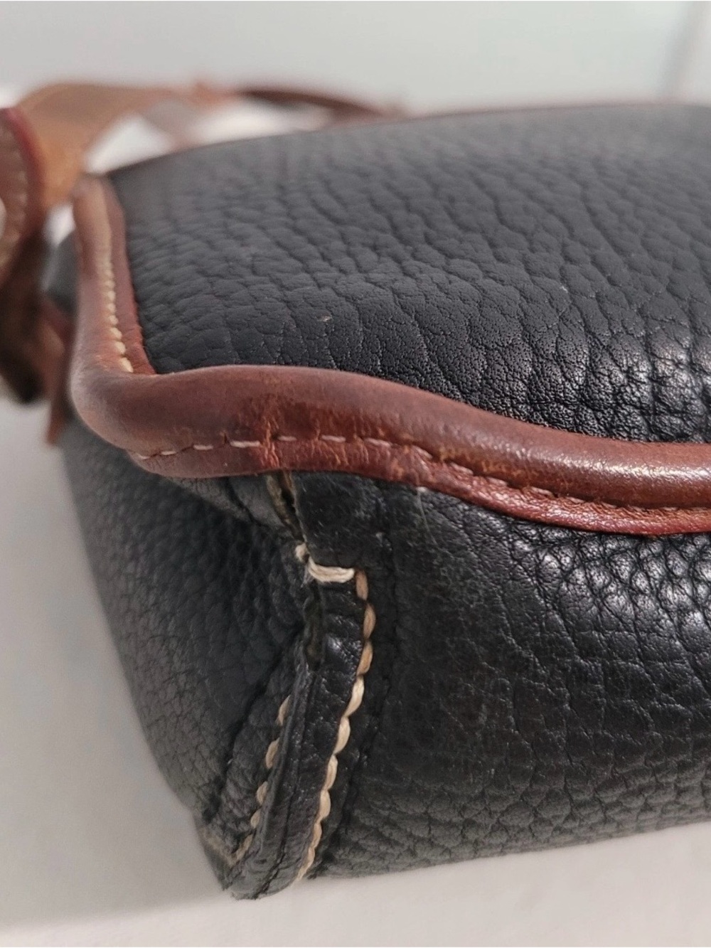 Vintage Dooney & Bourke AWL Black & Brown Leather Crossbody Bag - Picture 9 of 16